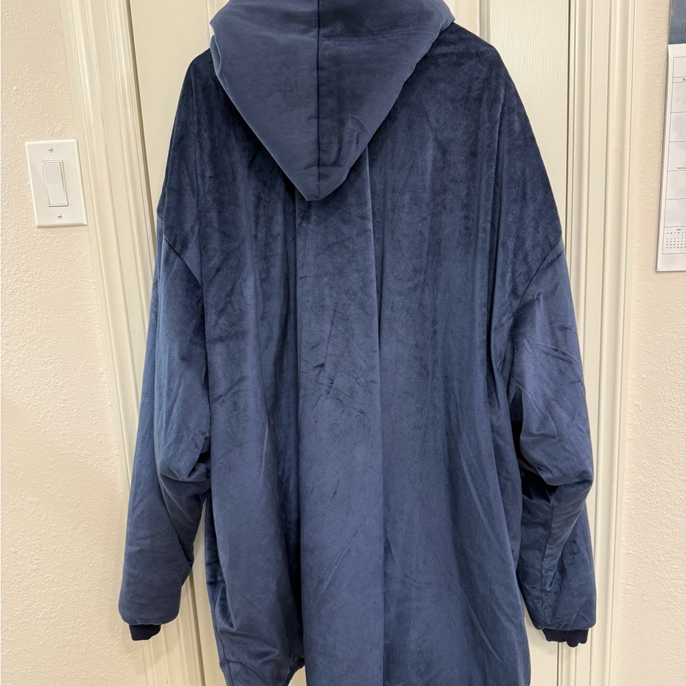 Adult Comfy Oversized Navy Hoodie Blanket - Picture 4 of 4